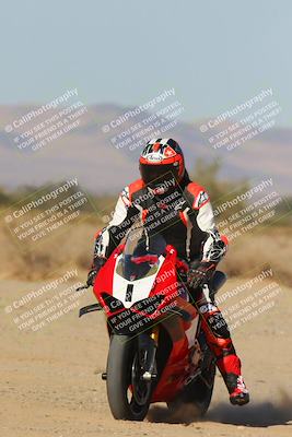 media/Dec-09-2023-SoCal Trackdays (Sat) [[76a8ac2686]]/Turn 4 Set 1 (1120am)/